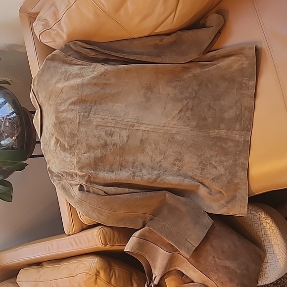 Soft suede jacket - Picture 3 of 14